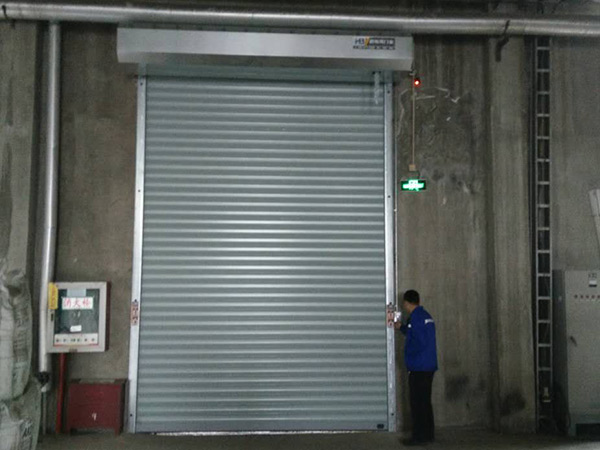 抗风卷帘门